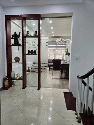 bán nhà phố chùa láng - đống đa - ngõ oto - 2 mặt ngõ - sổ nở hậu - gần phố - 19 tỷ.