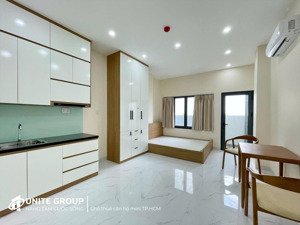 phòng ban công 35m2 quận 1 gần ngã 5 cống quỳnh, ga metro bến thành, ngã 6 phù đổng