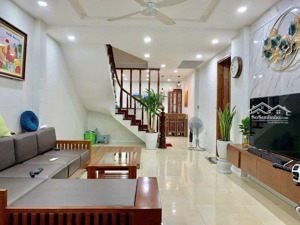 nhà mỹ đình , 58m2 sổ - chỉ 12.5 tỷ , siêu hiếm ,oto gần , dân xây đẹp , thoáng , sạch sẽ .