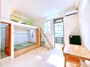 phú nhuận trung tâm phòng gác lửng rộng, nội thất mới tinh