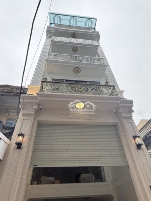 nhanh mới còn, chậm là hết. tài chính nhỉnh 17 tỷ. nhà mới 8 tầng. thang máy. dt 85m2, ga ra 2 ô tô