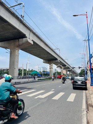 nhanh tay, sở hữu ngay lô đất biệt thự ngay ga metro khu cnc- 172m2( 8m x 21.5m)