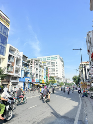 mặt tiền 7 tầng nguyễn thái sơn, chợ gò vấp 150m2 - thiết kế văn phòng - sàn 1039m2 - 1 đời chủ