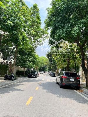 đất biệt thự vườn đào - tây hồ - view vườn hoa 285m2 mt 13m