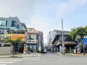 siêu phẩm góc 3 mặt tiện q11. diện tích 8x13 công nhận 100m2. giá chỉ 14 tỷ tl (tin thật 100%)