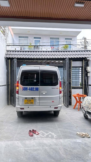 bán nhà 2 tầng 3pn, 5x20 có sân để ô tô, nhà mới dọn vào ở ngay. chỉ 7 tỷ