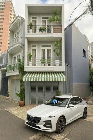 bán nhà hẻm xe hơi 12m, số 413 lê văn sỹ quận 3, dt: 4.5x8m, gồm trệt, lững, lầu, chỉ: 6.9 tỷ