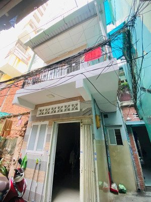 chỉ nhỉnh 2 tỷ sở hữu hộ khẩu quận 3- 3 tầng - vị trí siêu đẹp ngay nguyễn thị minh khai