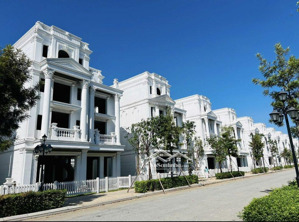 độc bản chỉ 112 căn biệt thự sân goft trong phố định danh giới tinh hoa.