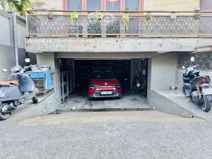 siêu biệt thự phạm văn đồng giá: 42 tỷ diện tích 450m² 18mx25 1 hầm 4 lầu 15 phòng