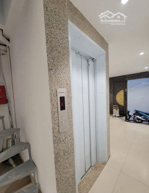 chung cư mini dòng tiền ổn định,thang máy tiện lợi, khu vực luôn thiếu phòng