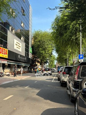 tin sốc ! bán gấp toà nhà mặt tiền hầm 6 tầng đường thi sách p.bến nghé quận 1 giá chỉ 63 tỷ