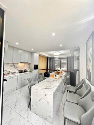 phân lô cực phẩm nguyễn chí thanh, vài bước ra phố, ngõ thông ô bàn cờ, gara 2 ô tô, 51m2*7t, tm .