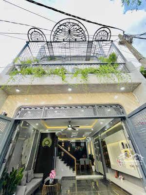 bán nhà đẹp 2 lầu giá ngộp 3tỷ250 - hxh hai bà trưng, quận 3 - gần công viên lê văn tám, sổ riêng