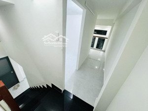 quận 10 cách mạng tháng 8 4 tầng xe hơi đậu trong nhà giá 8,9tỷ