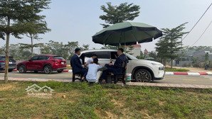 đất rẻ và đẹp,vị trí trung tâm hòa lạc cách đại học fpt, khu cnc, đại lộ thăng long chỉ vài phút.