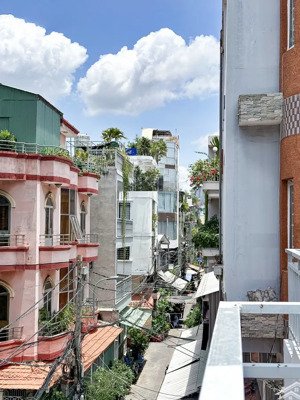 bán gấp nhà 2 tầng căn góc phố trần hưng đạo, quận 1, chỉ 8,5 tỷ.