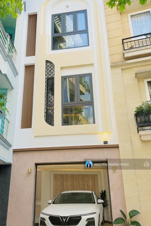 bán nhà hẻm đẹp, ngay mặt tiền nguyễn duy dương quận 10, dt: 4,2x15m, nhà 4 tầng, chỉ: 10.8 tỷ