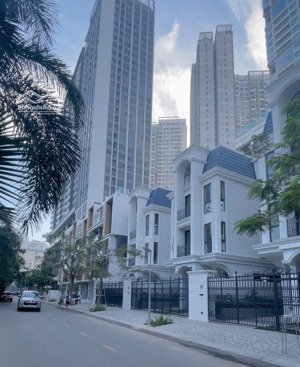 chủ cần tiền bán gấp - villa q2 thảo điền - 1 hầm 4 tầng - sổ đỏ chính chủ - có thương lượng giá