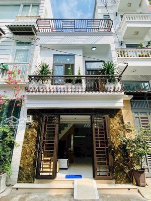 bán gấp nhà 1 trệt 1 lầu 45,5m2 giá 2tỷ650tr đường lê quang định p11