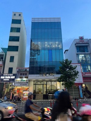 tòa nhà mặt tiền ngang 10 dài 25m 8 tầng 1800m2 đường 3/2 quận 10 (full kiếng bao đẹp)