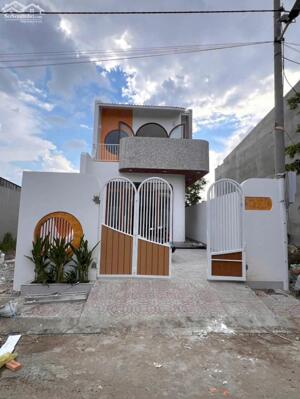 BÁN NHÀ 1 TRỆT 1 LẦU MỚI XÂY KHU DÂN CƯ PHƯỜNG 8 (NAY LÀ PHƯỜNG TÂN HẠNH VĨNH LONG)