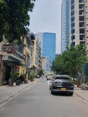 đất phố lạc long quân, 95m2, lô góc, vỉa hè , ô tô tránh,xây toà 9 tầng, giá 49,8 tỷ. lh 