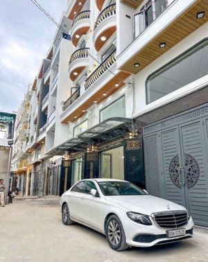 nhà đẹp bình tân đón tết chủ hạ nhiệt cho ace nhanh tay nhé 5tầng đường 8m 7x ty