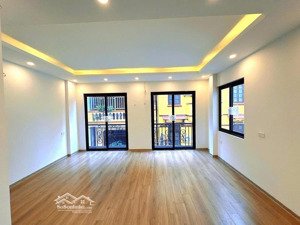 lạc long quân tây hồ 60m, 19.9tỷ
lô góc ,thang máy ,ô tô tránh , gara , kinh doanh