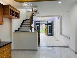 bán nhà mới hoàn thiện ngay đường 40 hiệp bình chánh, ngay chợ hiệp bình. 52m2 4 tầng, hoàn công đủ