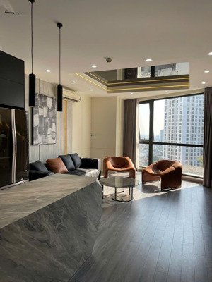 bán căn hộ 3 ngủ full nội thất giá chỉ 115tr/m2 ở royal city