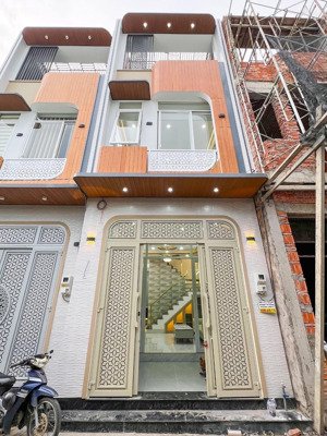 nhà 1 trệt 2 lầu mới hoàn thiện - hẻm ô tô đường hoàng quốc việt, phường an bình, tp cần thơ