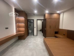 nhà đẹp cầu giấy 50m2 - 6 tầng thang máy - ngõ nông - gần phố - ở ngay - giá 13,5 tỷ ( hiếm )