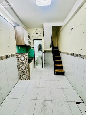 Nhà 2 tầng nhỏ xinh hẻm 4m - Gần Cầu Nguyễn Văn Cừ - SHR - 1.96 