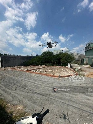 bán đất 50m2 shr 2 mặt đường oto (tương lai ra mt rạch tx52 sau q hoạch), khu vực đang xd ấn tượng