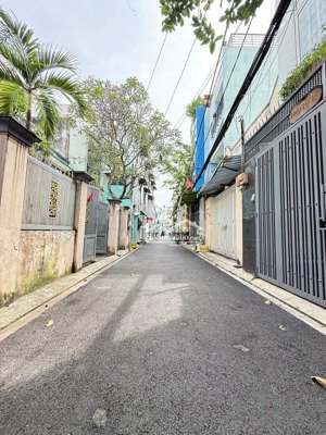 hàng hiếm - hẻm 6m thông - trường chinh - ngay ubnd - 4x15m -3 tầng - chỉ 8 tỷ 8 - giá tốt khu vực