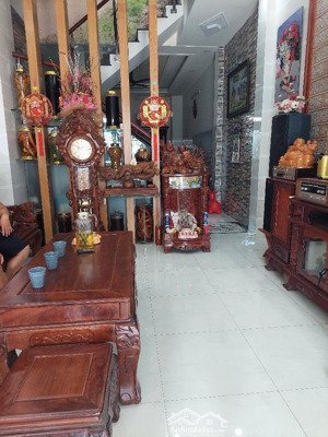 bán nhà 3 tầng ngay lò lu, lã xuân oai, 70m2,xe hơi 6m, chủ gấp bán. giá 6.05tỷ tl. quận 9.