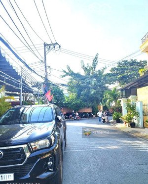 bán nhà 2 tầng ngay vành đai 2, hẻm 2 xe hơi tránh, thông tư hướng, đầu tư giá trị tăng cao