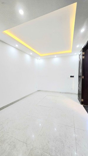 bán nhà kinh doanh mọi mặt hàng không kể ngày đêm