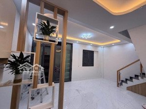 nhà đẹp - hiệp phú - 2 tầng - chỉ hơn 5 đồng