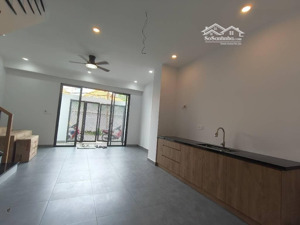 bán nhà hẻm xe hơi thông gần công viên, khu dân trí cao, nhà mới còn thơm sơn