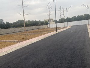 bán đất trại láng nhỉnh 3,95! tỷ