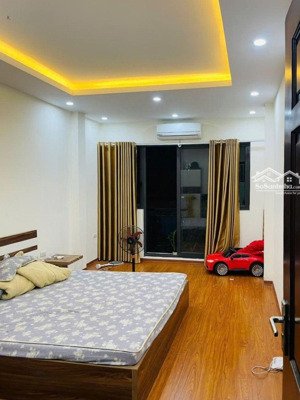 ô tô vào nhà, bán nhà giáp nhị, 35m2, 6 tầng, 9,8 tỷ. lô góc, 2 thoáng. ban công rộng