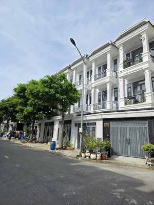 bán nhanh nhà đẹp chỉ 3.99 dĩ an- 4x16.5 - 3 tầng btct kdc víp dân trí ở kết hợp kinh doanh.