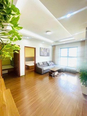 chuyển nhà cần căn hộ tòa ct7k kđtm dương nội.
s57m2 - 2 ngủ + 2 vệ sinh đủ đồ đạc.