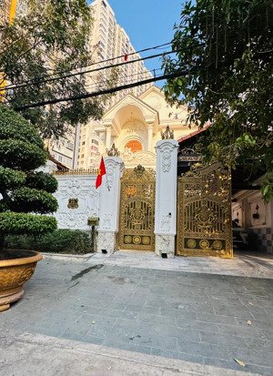 biệt thự compound thảo điền 6 phòng ngủ 2 phòng chức năng 250m2 chỉ 80tỷ ngay xuân thuỷ hầm 4 tầng