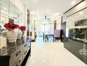 bán nhà lò đúc 50m/ full nội thất/ thang máy/ lô góc/ ô tô đỗ cửa/ 15m ra phố