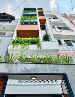 siêu phẩm cập bến đ.lý tự trọng - q1 đang cho thuê 23tr, giá 4tỷ230/ 82,16m2. gần chợ bến thành