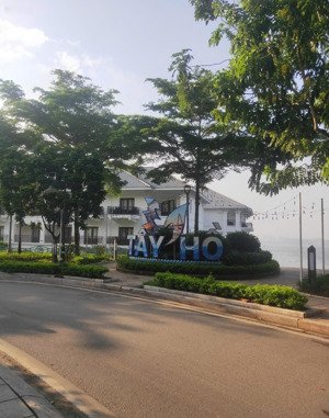 mặt phố từ hoa - lô góc- view hồ- đang cho thuê homestay- mặt tiền khủng dt 69m