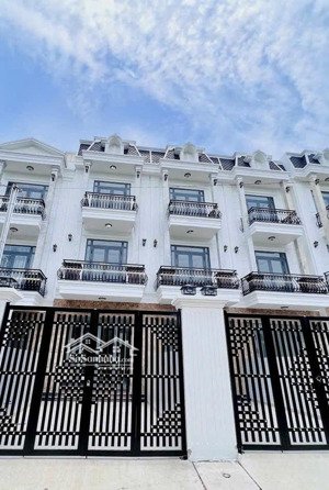 cho thuê nhà 1 trệt 2lầu #4phòng ngủ sân ô tô ngay trường cao đẳng y tế bình dương - phú hoà